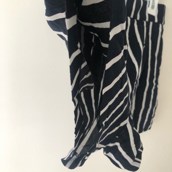 Blue and white striped shorts - Picture 4 of 5